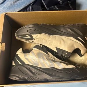 Yeezy 700 for sale used but in good condition